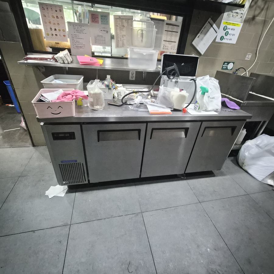 북구 주방 작업대·냉장고 철거 전 - 대경철거 시공사례