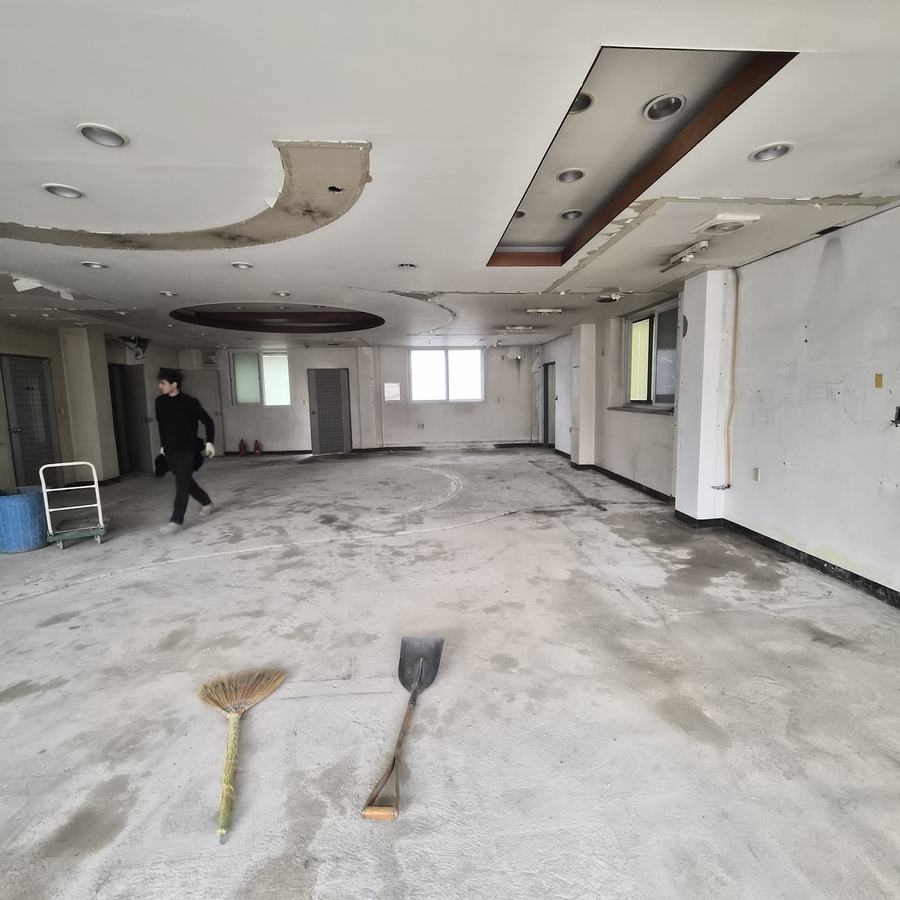 입석동 전체 바닥재 철거 및 청소 마감 - 대경철거 시공사례